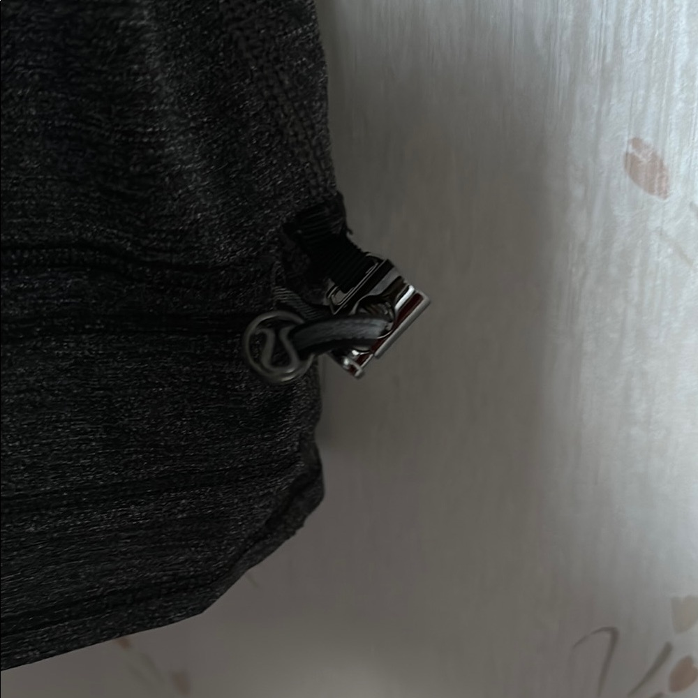 Lululemon Black and Gray Sleeveless Top - Picture 4 of 7